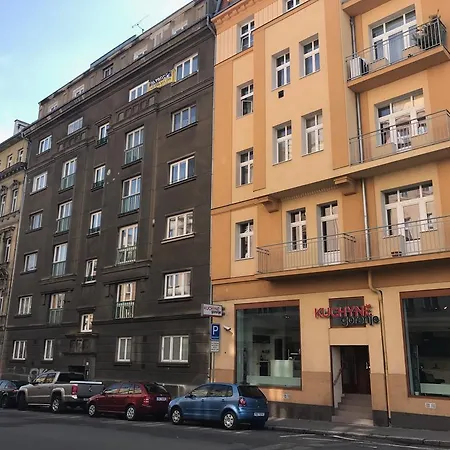 Apartment On Varsavska *